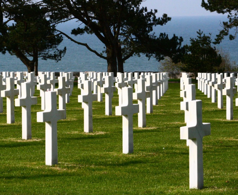 Le cimetière américan d'Omaha Beach, en Normandie, où reposent les dépouilles des soldats morts pendant le Débarquement  / (c) E.V.