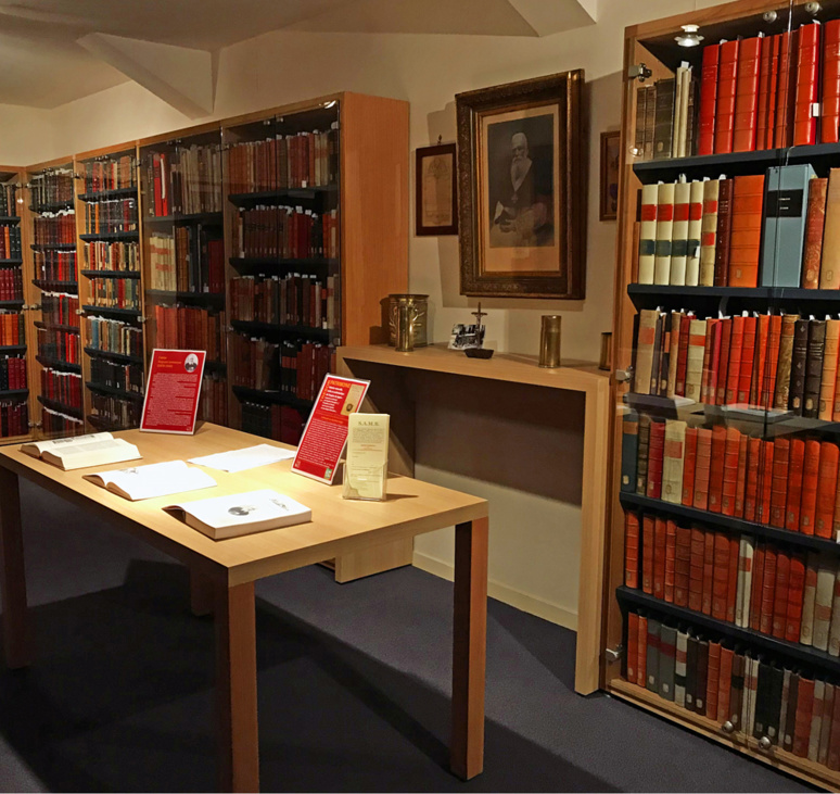 L'espace dédié au 6 000 documents à la Bibliothèque de Dinan. Photo (c) Charlotte Longépé