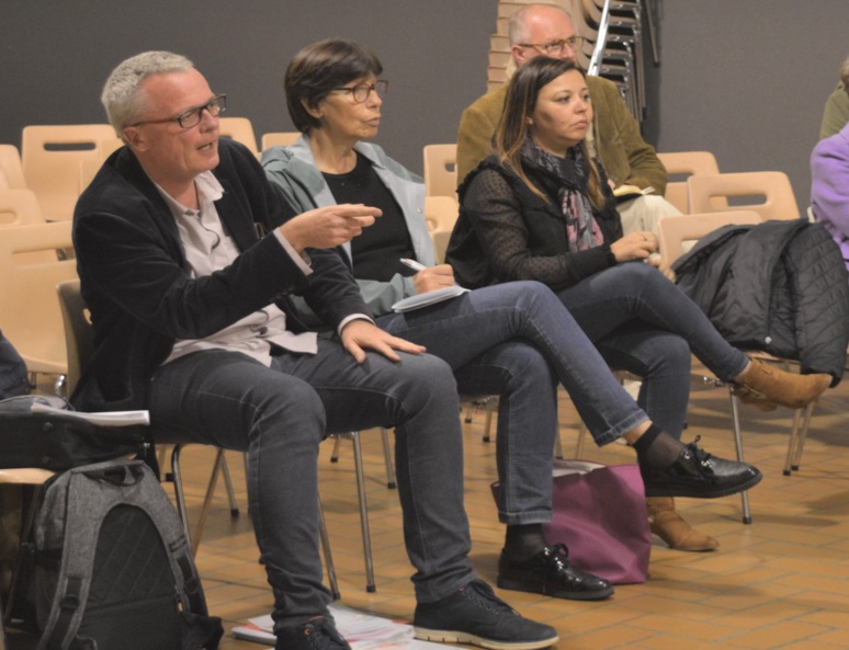 La municipalité s'est prêtée au jeu des questions réponses (c) Frédérique Gelas