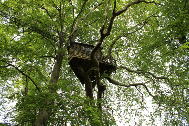Cabane "Cascade" à 16 mètres. © J. P. Cabane "Cascade" à 16 mètres. © J. P.