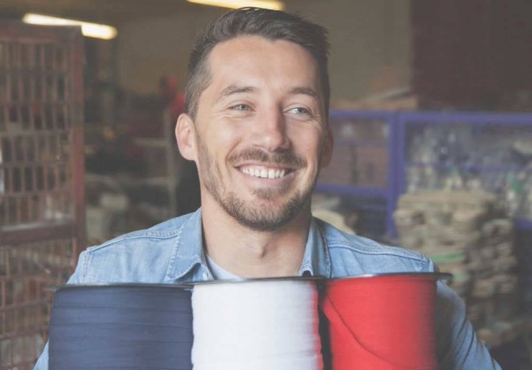 Olivier Gelly fondateur de la marque "made in France" dans l'atelier (c) Payote Olivier Gelly fondateur de la marque "made in France" dans l'atelier (c) Payote