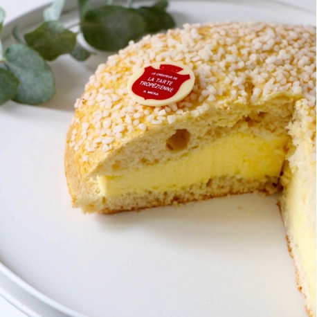 Transat, bikini et créme tropézienne (c) La tarte tropézienne Transat, bikini et créme tropézienne (c) La tarte tropézienne