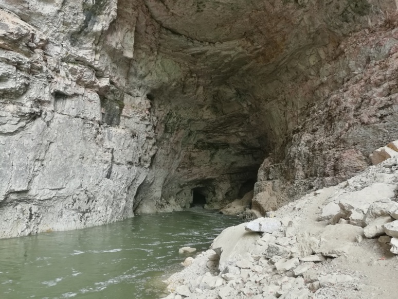 Entrée de la grotte du Bournillon (c) Frédérique Gelas
