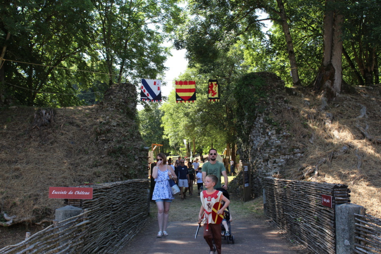 L'entrée de l'enceinte du château © J. P. L'entrée de l'enceinte du château © J. P.