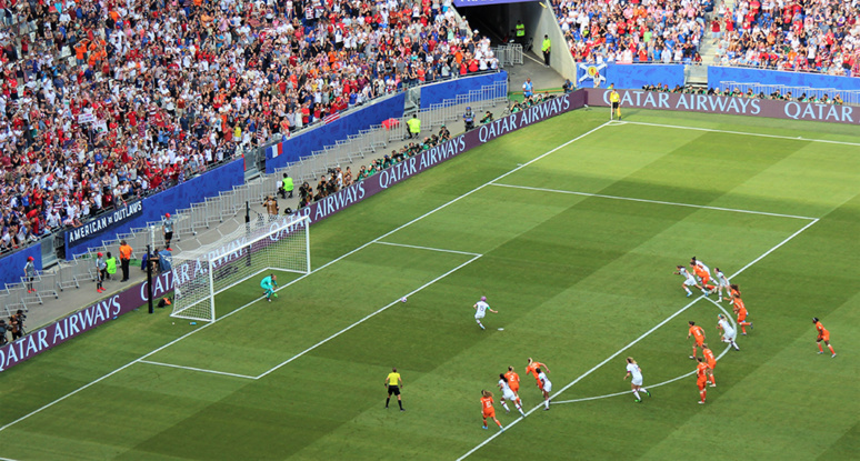 Megan Rapinoe, chouchou du public américain et défenseuse des droits des femmes, ouvre le score sur pénalty. Photo (c) Serge Gloumeaud Megan Rapinoe, chouchou du public américain et défenseuse des droits des femmes, ouvre le score sur pénalty. Photo (c) Serge Gloumeaud