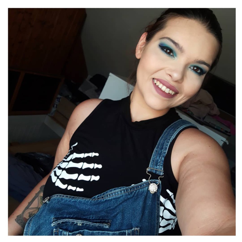 Face au combat, elle garde le sourire (c) Mioou_ytb Face au combat, elle garde le sourire (c) Mioou_ytb