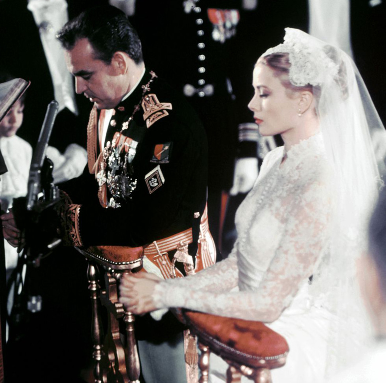 Moins d'un an après leur première rencontre, le 19 avril 1956, le mariage est célébré dans la cathédrale de Monaco. Photo (c) Wikimedia Commons