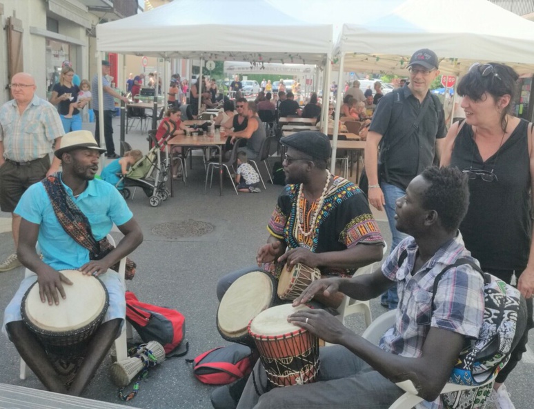Animation percussions dans les rues (c) Frédérique Gelas Animation percussions dans les rues (c) Frédérique Gelas