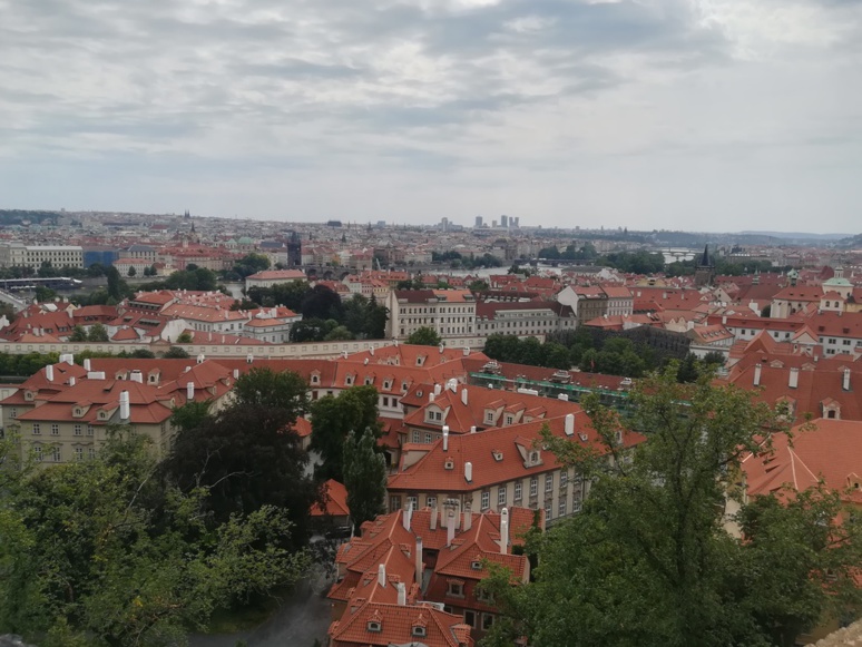 Vue du Château de Prague – Pražský hrad © J. P. Vue du Château de Prague – Pražský hrad © J. P.