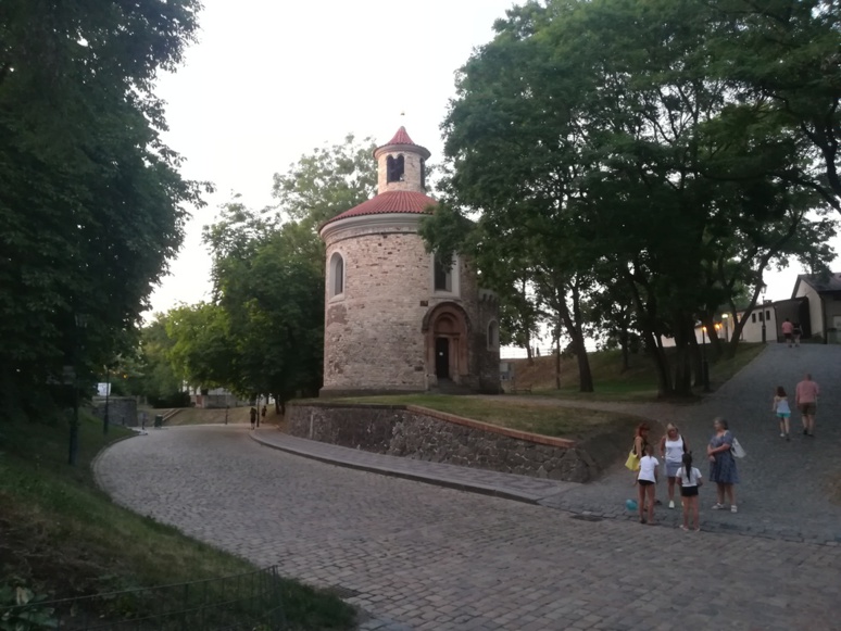 La rotonde romane Saint-Martin, parc du Château de Vyšehrad © J. P. La rotonde romane Saint-Martin, parc du Château de Vyšehrad © J. P.