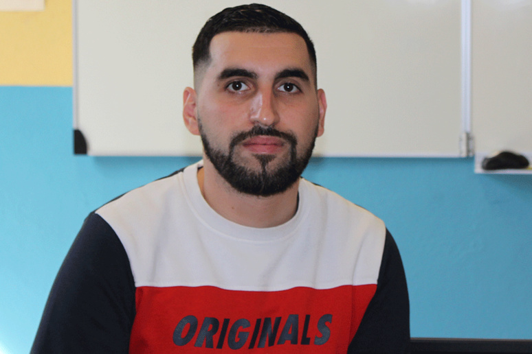 Elyes Moualid, professeur de mathématiques et rappeur © J. P. Elyes Moualid, professeur de mathématiques et rappeur © J. P.