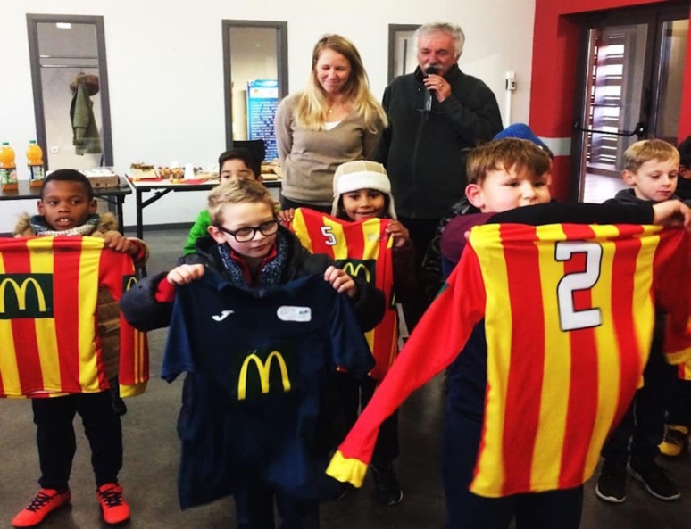 L'école de football de l'ASPTT chez leur sponsor : MacDonald's (C) ASPTT Albi L'école de football de l'ASPTT chez leur sponsor : MacDonald's (C) ASPTT Albi