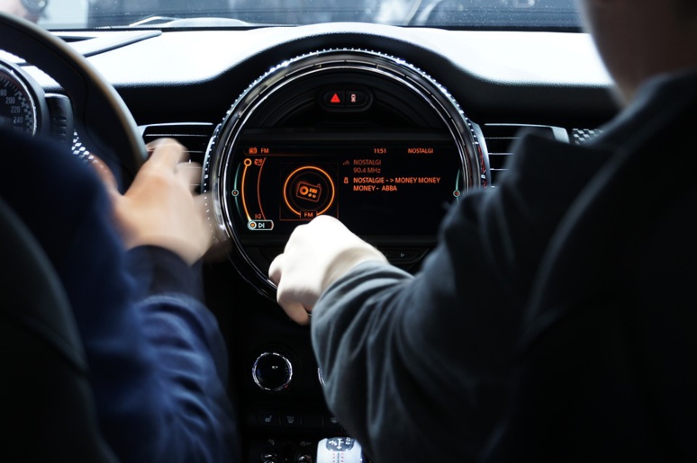 Grâce à une levée de fonds de 4 millions d'euros, Mercedes deviendra le premier groupe automobile à intégrer la technologie HAP2U à ses véhicules.(c) Pixabay