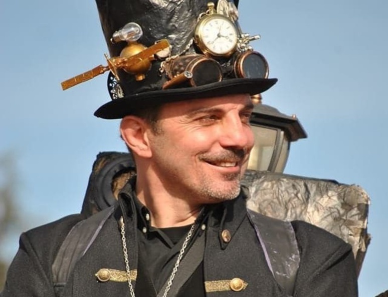 Costume d'inspiration Steampunk (c) Sébastien Bietrix Costume d'inspiration Steampunk (c) Sébastien Bietrix