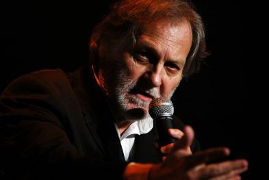 Photo (c) Julien Reynaud. Cliquez sur l'image pour accéder aux oeuvres de l'artiste sur amazon. Photo (c) Julien Reynaud. Cliquez sur l'image pour accéder aux oeuvres de l'artiste sur amazon.