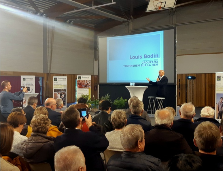 Louis Bodin lors de la conférence sur le climat à Tournehem-sur-la-Hem (c) Ophélie Duriez
