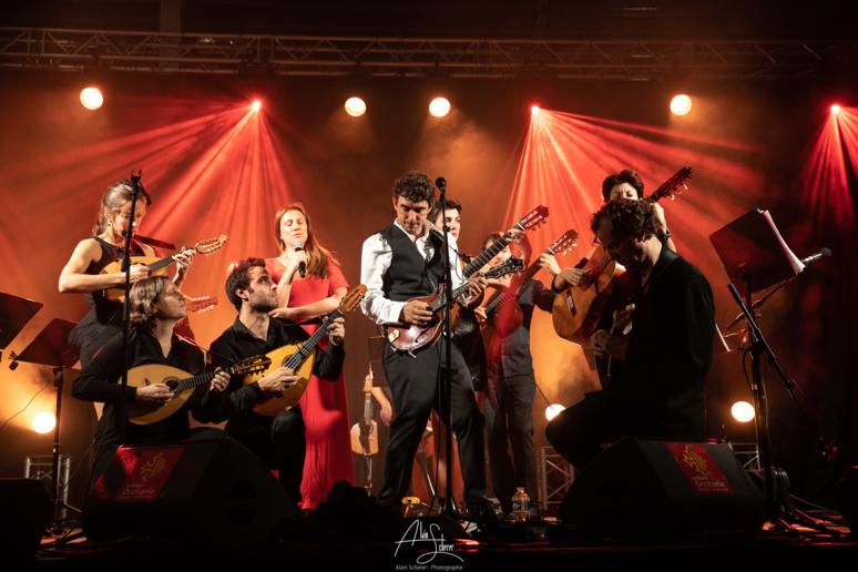 Féloche chante Chic Planète avec le Mandolin' Orchestra Féloche chante Chic Planète avec le Mandolin' Orchestra