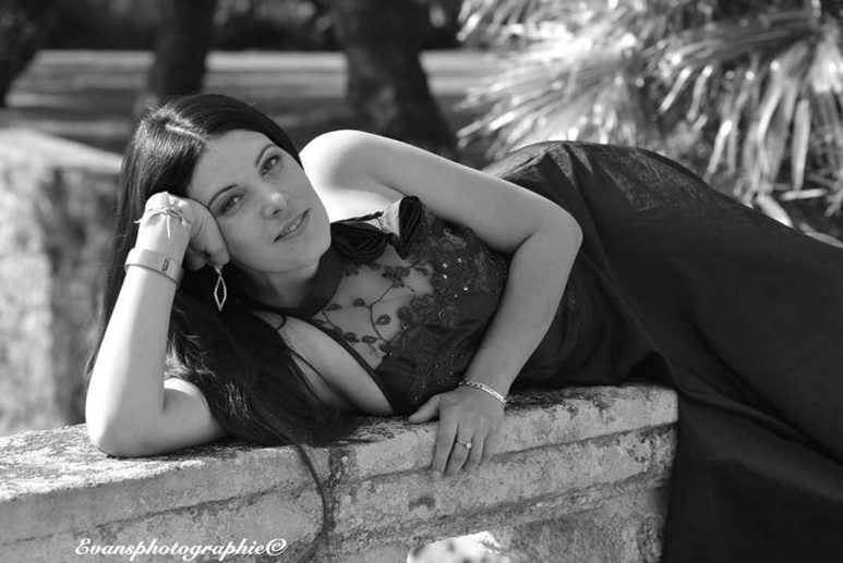 Aurélie Verbrègue prend la pose © Evans Photographie Aurélie Verbrègue prend la pose © Evans Photographie