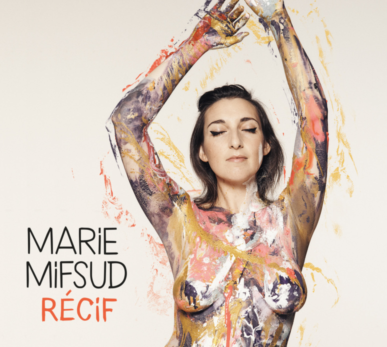 Marie Mifsud, une chanteuse de jazz pétillante à découvrir avec l'album Récif