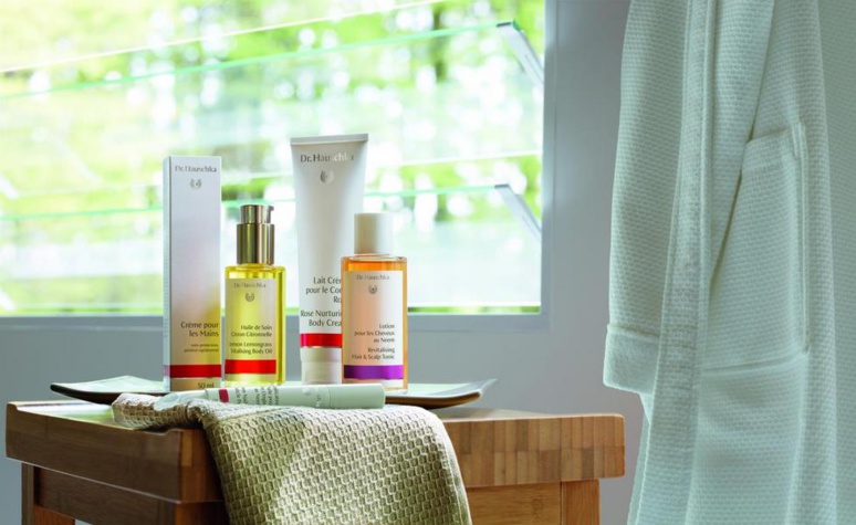 Produits Dr. Hauschka France © Wala Heilmittel GmbH Produits Dr. Hauschka France © Wala Heilmittel GmbH