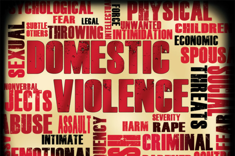 Visuel de différents mots exprimant les violences et les abus dans un couple © Air Force Medical Service