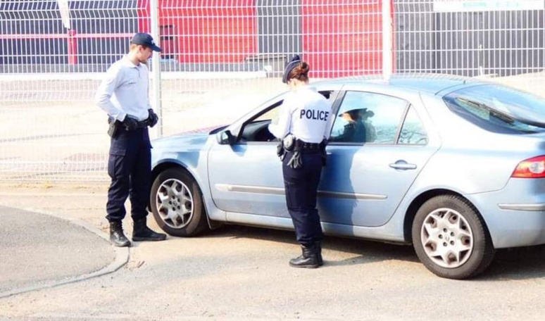 La Police est en plein contrôle routier © Photo page Facebook Police nationale de l'Eure La Police est en plein contrôle routier © Photo page Facebook Police nationale de l'Eure