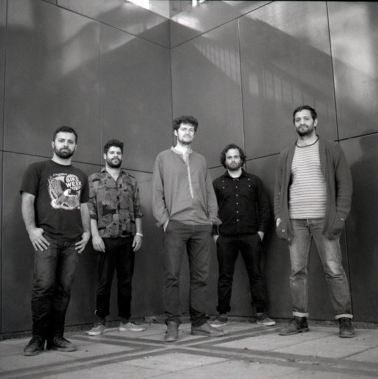 Cliquez sur l'image pour accéder à la page du groupe