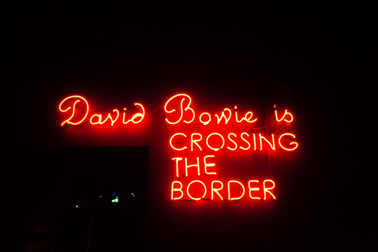 David Bowie a franchi la frontière mais l'écho de sa voix nous parvient encore. (c) mrpstr sur Foter.com / CC BY-SA