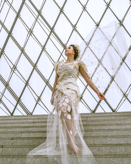 Kuriko Oikawa : dress inspired by Victoire de Samothrace . (C) Kuriko Oikawa. Kuriko Oikawa : dress inspired by Victoire de Samothrace . (C) Kuriko Oikawa.