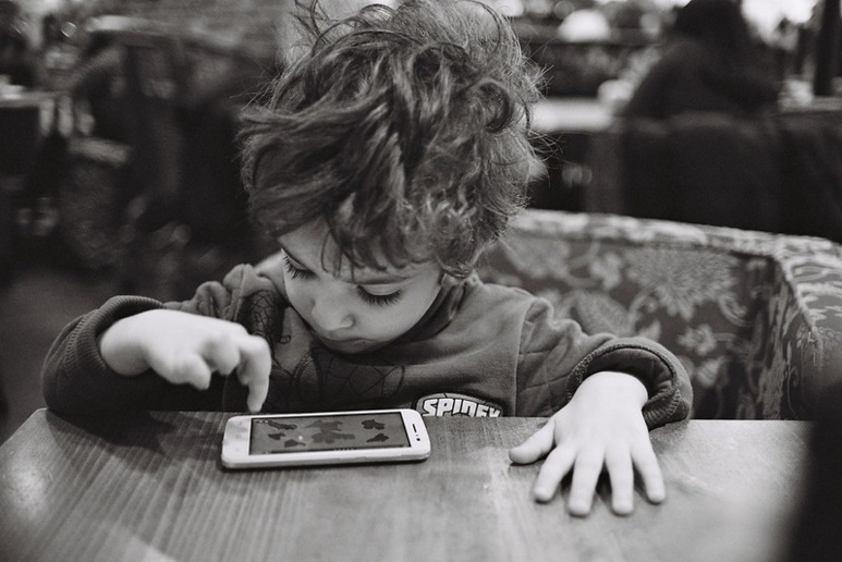 Une enfance sans écran, un vœu pieux? (c)  Gwenaël Piaser sur Foter.com / CC BY-NC-SA