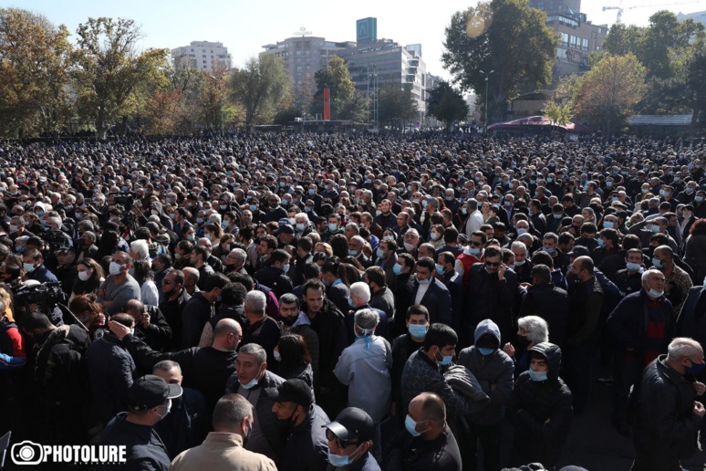 Le Premier ministre arménien face à l'incompréhension (c) Photolure Le Premier ministre arménien face à l'incompréhension (c) Photolure