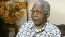 Décès de Chinua Achebe, père de la littérature africaine Décès de Chinua Achebe, père de la littérature africaine