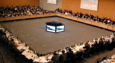 GAFI, réunion plénière en 2012. Photo © GAFI / OCDE. Cliquez ici pour accéder au site officiel