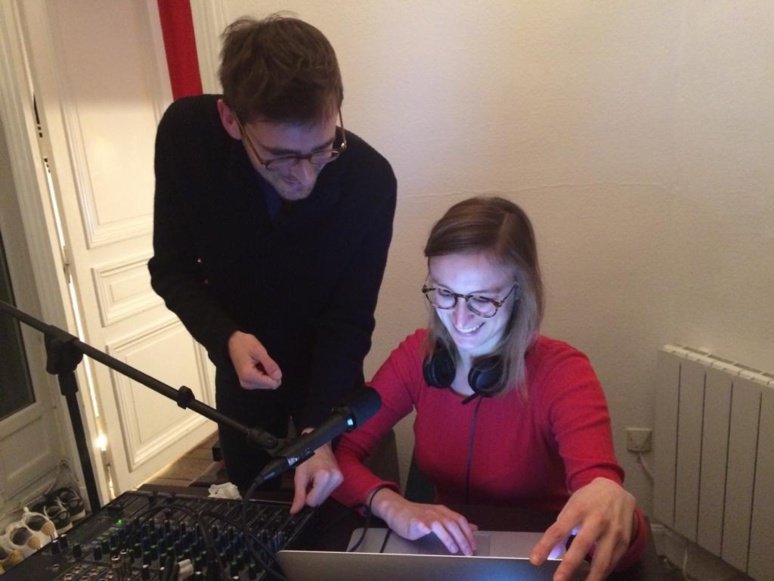 Antoine Hardy et Sarah Grau en studio/ © 20 minutes avant la fin du monde Antoine Hardy et Sarah Grau en studio/ © 20 minutes avant la fin du monde