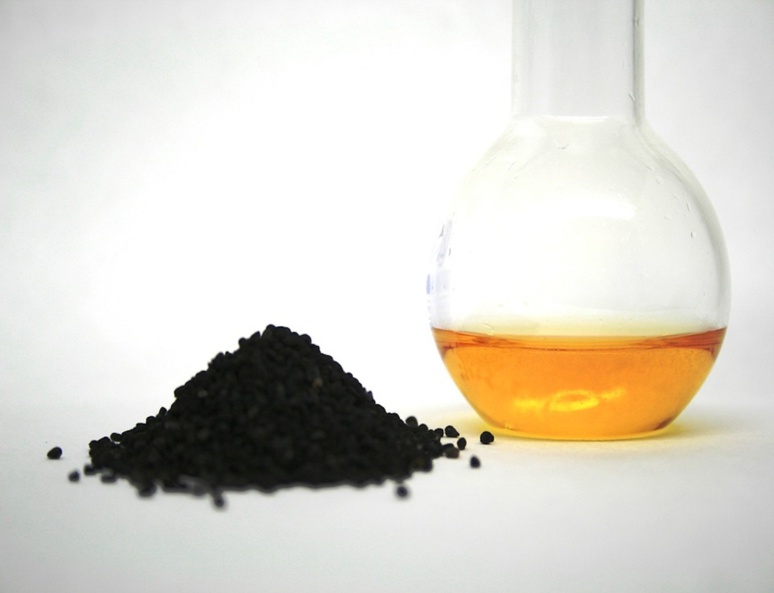 L’huile végétale de nigelle : une réparatrice incontournable pour la peau