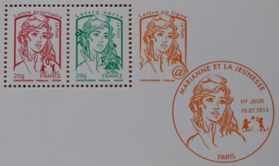 Les nouveaux timbres Marianne, pour les lettres prioritaires, les lettres vertes et les lettres en ligne, ont été choisis après consultation d'un millier de lycéens. Photo (c) M.D.