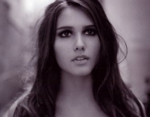 Cliquez ici pour accéder à la page de l'artiste Cliquez ici pour accéder à la page de l'artiste