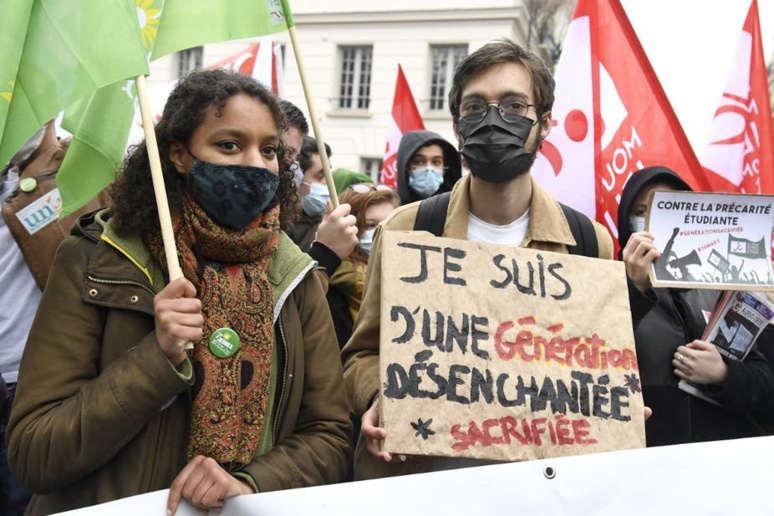 Manifestation contre la précarité étudiante, en mars 2021, à Paris. Bertrand Guay/AFP Manifestation contre la précarité étudiante, en mars 2021, à Paris. Bertrand Guay/AFP