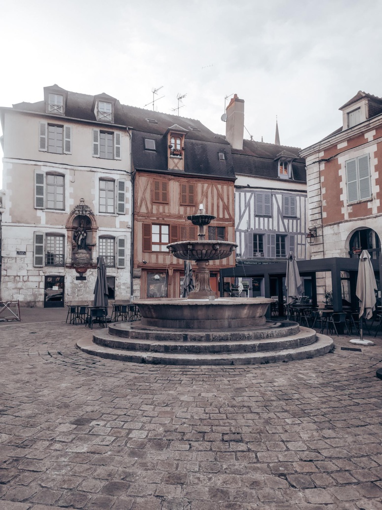 L'architecture en Bourgogne. (c) Sarah B. L'architecture en Bourgogne. (c) Sarah B.