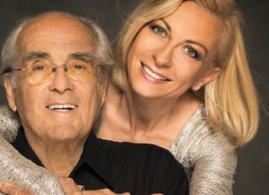 Cliquez ici pour accéder à la page de l'artiste Cliquez ici pour accéder à la page de l'artiste