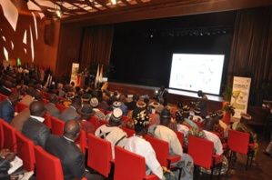 La salle de conférence au Sofitel Hôtel. Photo (c) AT La salle de conférence au Sofitel Hôtel. Photo (c) AT