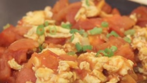 RECETTES EN VIDÉO - Sauté œufs-tomates à la chinoise RECETTES EN VIDÉO - Sauté œufs-tomates à la chinoise
