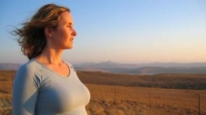 Un regard ambitieux sur le monde. Photo libre de droits. Un regard ambitieux sur le monde. Photo libre de droits.