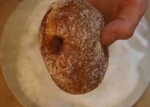 RECETTES EN VIDÉO - Beignets au nutella RECETTES EN VIDÉO - Beignets au nutella