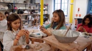 Atelier de papier mâché à l'Atelier de Thomasine à Meudon. Photo: KPM