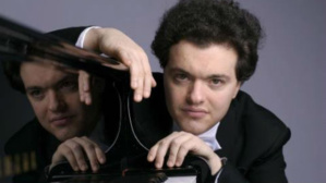 Evgeny Kissin. Photo (c) DR. Cliquez ici pour accéder à la page de l'artiste