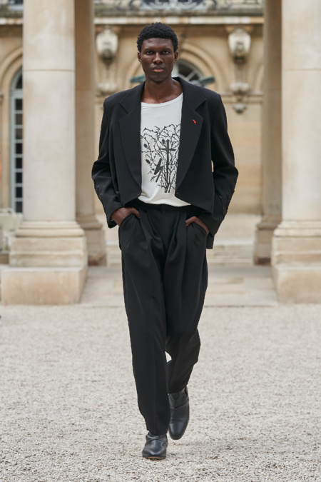 St Nian Paris Debuts in Paris with "Light in the Forest". (c) Caroline Charles Communication. St Nian Paris Debuts in Paris with "Light in the Forest". (c) Caroline Charles Communication.