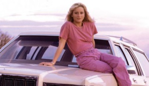 Cliquez ici pour accéder à la page de l'artiste Cliquez ici pour accéder à la page de l'artiste