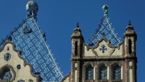 Institut d'État hongrois de géologie à Budapest, oeuvre d'Odon Lechner. Photo (c) Yelkrokoyade Institut d'État hongrois de géologie à Budapest, oeuvre d'Odon Lechner. Photo (c) Yelkrokoyade