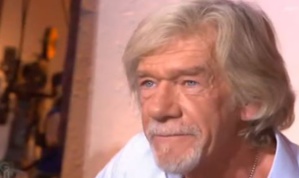 Cliquez sur l'image pour accéder aux oeuvres de l'artiste sur amazon Cliquez sur l'image pour accéder aux oeuvres de l'artiste sur amazon